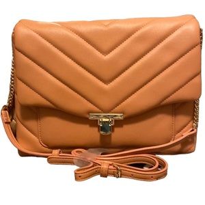 NWOT A New Day faux leather quilted crossbody w/gold hardware